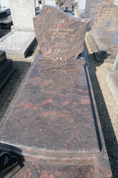 Lápide de Zwona Aanna