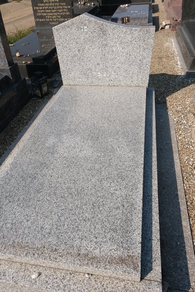 Grabstein von Levy Gérard