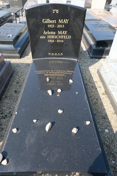 Надгробие May Arlette