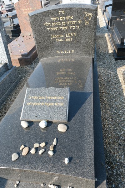 Lápide de Lévy Jacquie