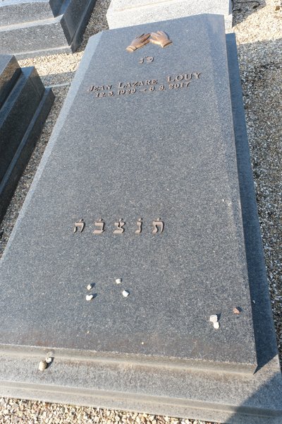 Grafsteen van Louy Jean Lazare