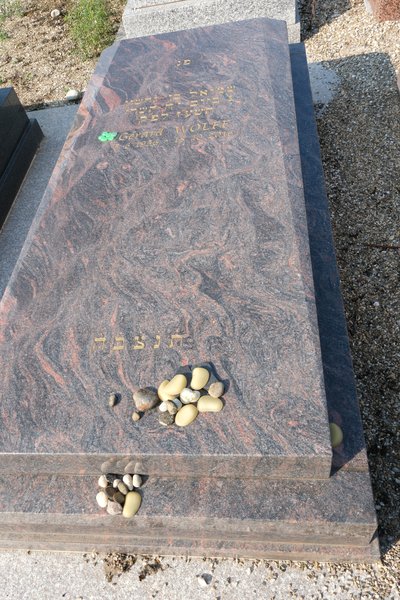 Grafsteen van Wolff Gérard
