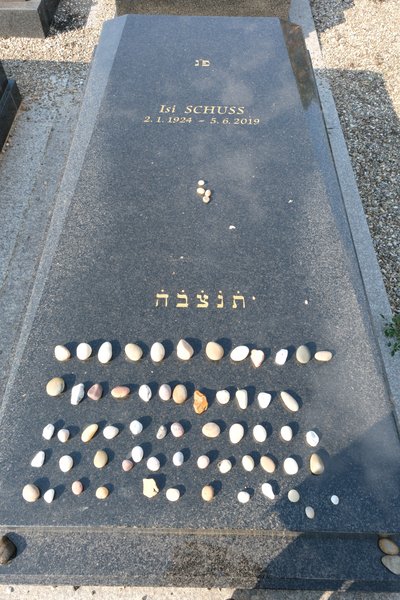 Stèle de Schuss Isi
