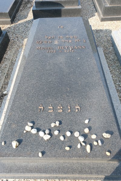 Lápide de Heymann Michel