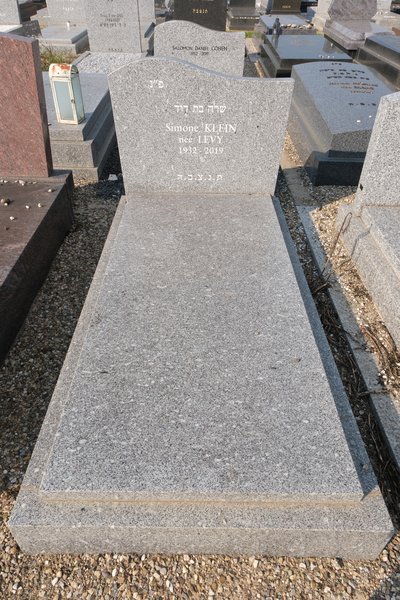 Tombstone of Klein Simone