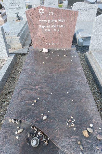 Assayag Raphaël fejfája