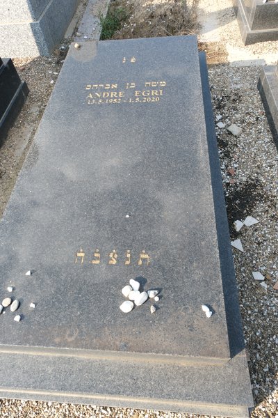 Stèle de Egri André