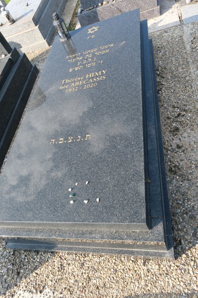 Надгробие Himy Thérèse