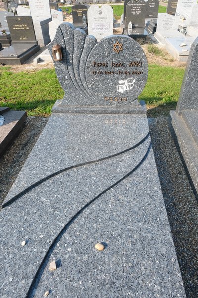 Estela de Arki Pierre