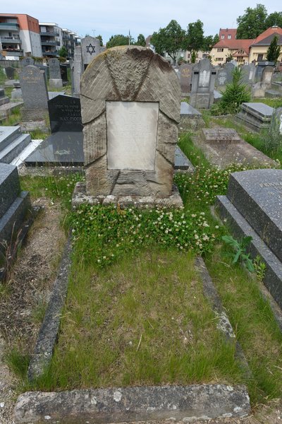 شاهدة قبر Wachenheimer Hélène