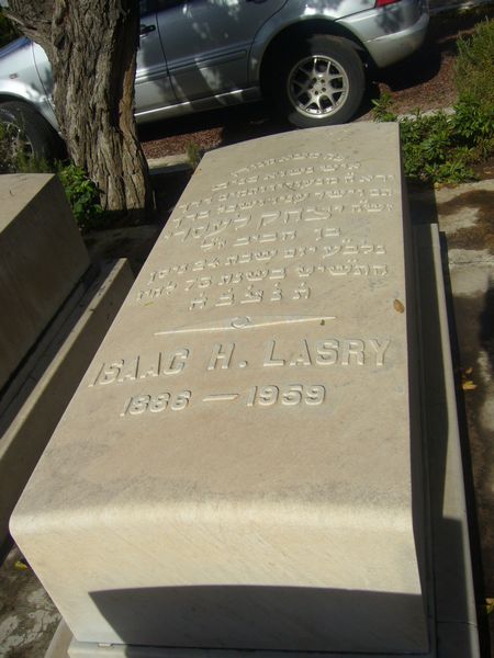 מַצֵּבה פון LASRY Isaac H.