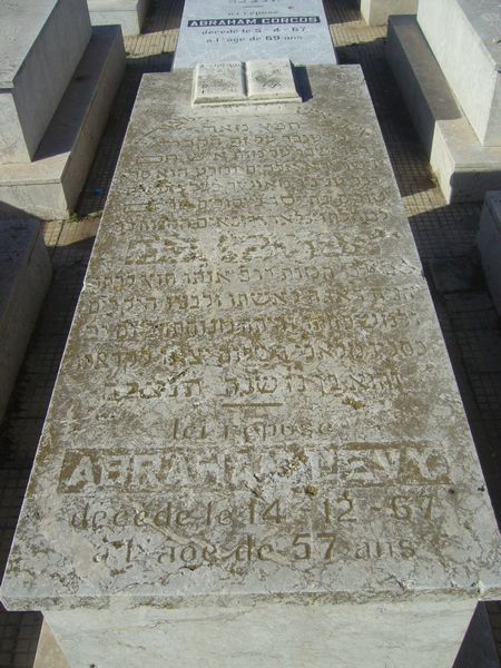 LEVY Abraham fejfája