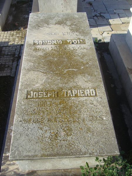 מַצֵּבה פון TAPIERO Joseph