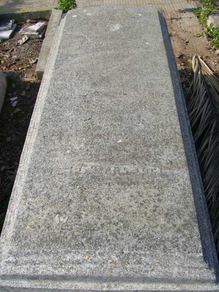 Tombstone of OUTMEZGUINE Freha
