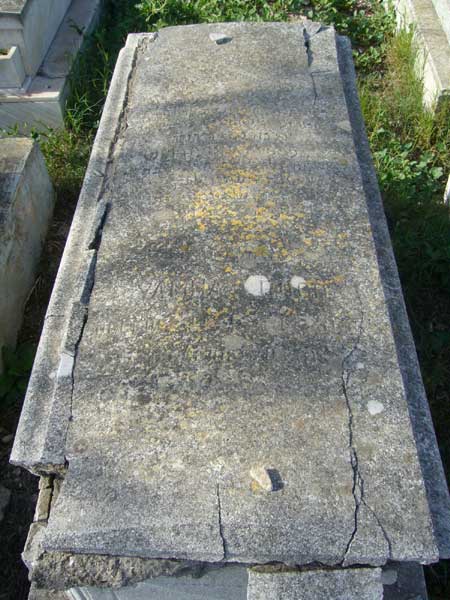 ROSH Yamna 的墓碑