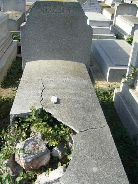 Tombstone of OAKNIN Mazal