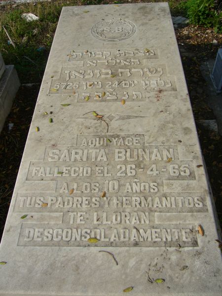 Lápide de BUNAN Sarita