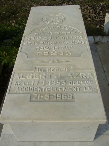Estela de AZRA Albert J.