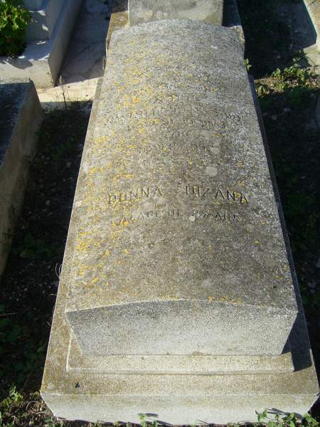 Stèle de OIZANA Donna