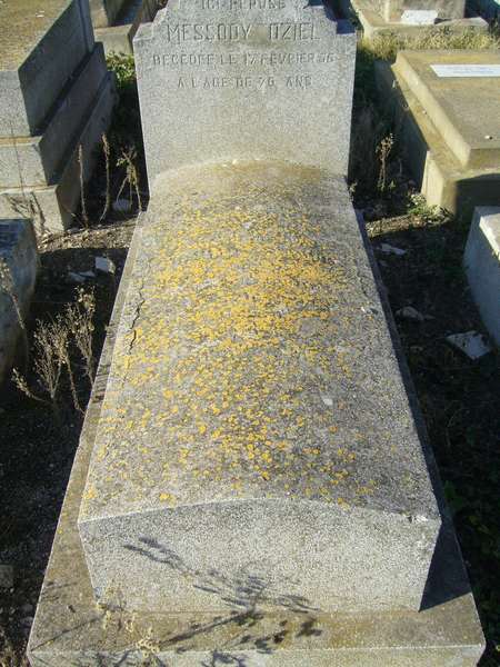 Stèle de OZIEL Messody