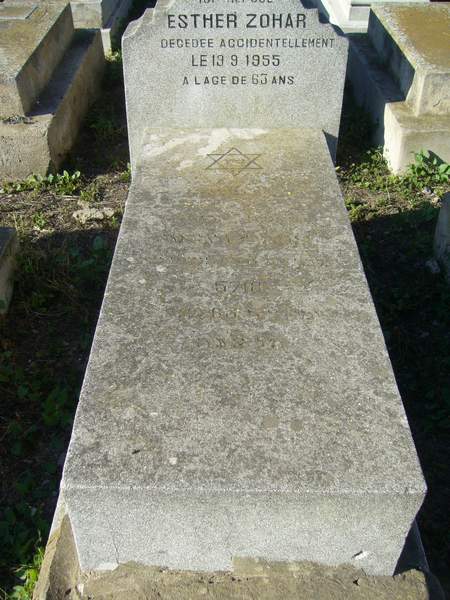 Grafsteen van ZOHAR Esther