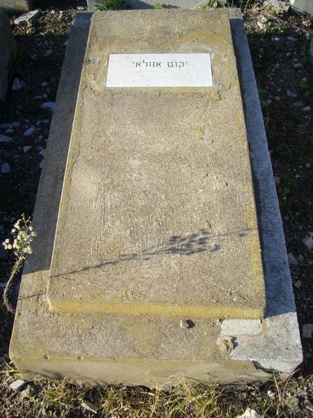 Lápide de AZOULAY Yacout
