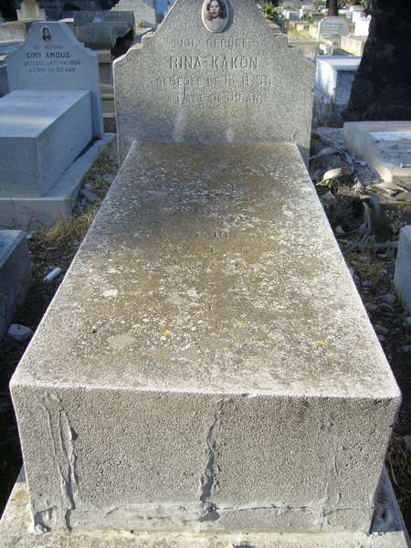 KAKON Rina fejfája