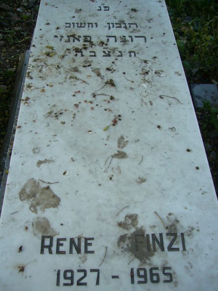 Estela de FINZI Rene