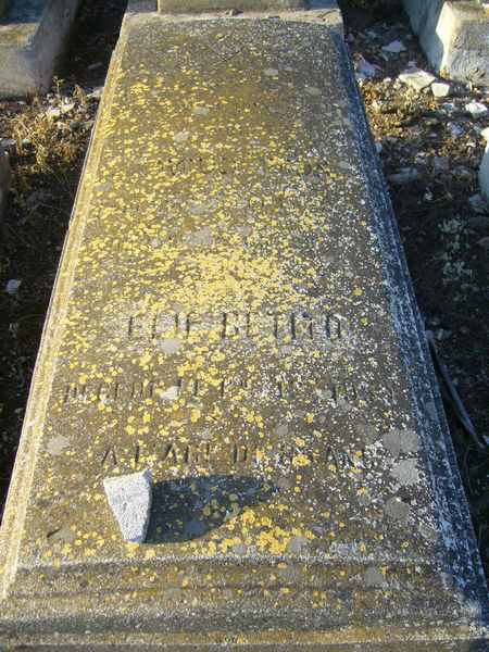 מצבת BETITO Elie