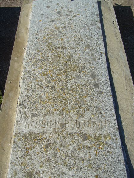 מצבת BOUGANIM Nisiim
