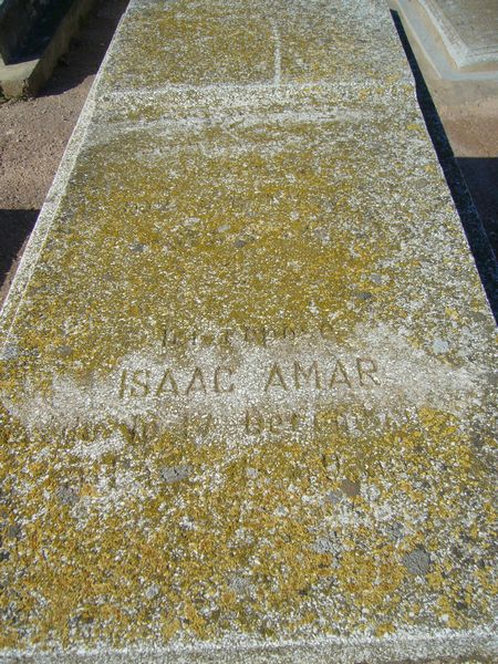 מַצֵּבה פון AMAR Isaac