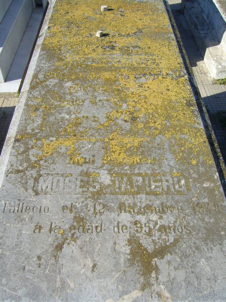 מצבת TAPIERO Moses