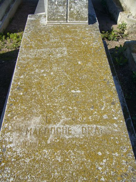 شاهدة قبر DRAI Mardoche