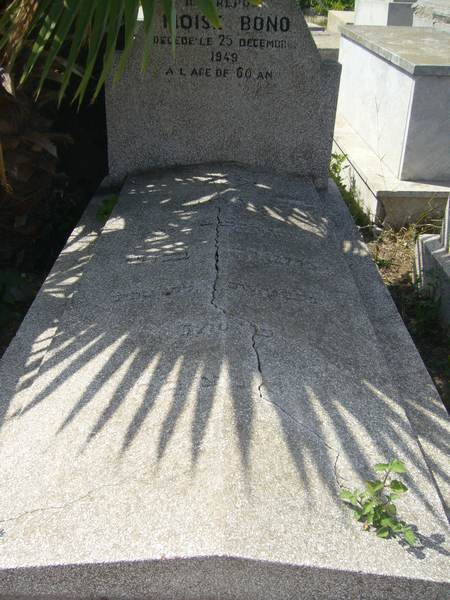 Lápide de BONO Moise