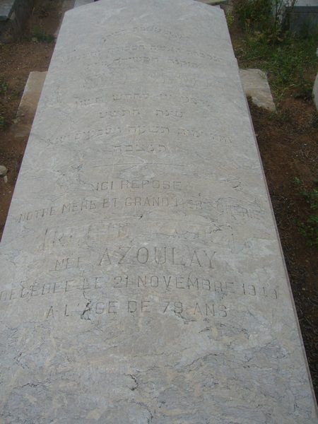 شاهدة قبر KAZIZ Reine