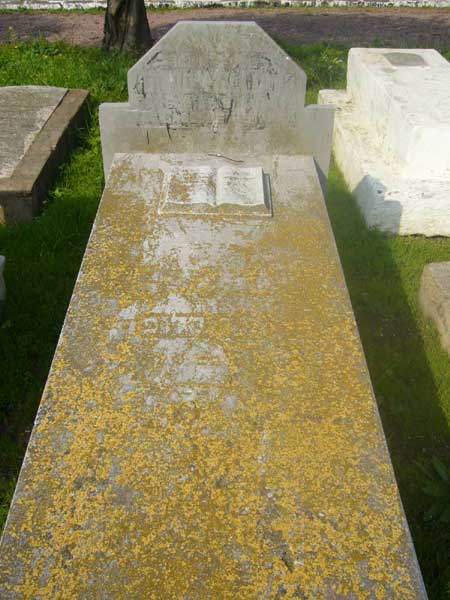 Tombstone of SELLOUM David
