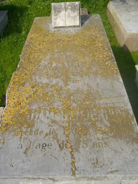 Grabstein von BENDENOUF