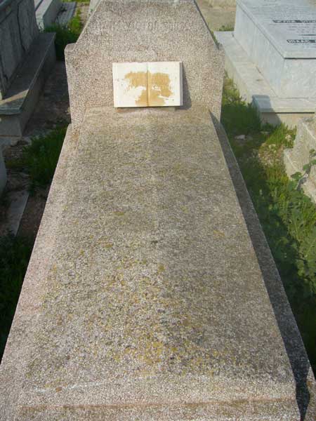 מַצֵּבה פון SUISSA Haim Victor