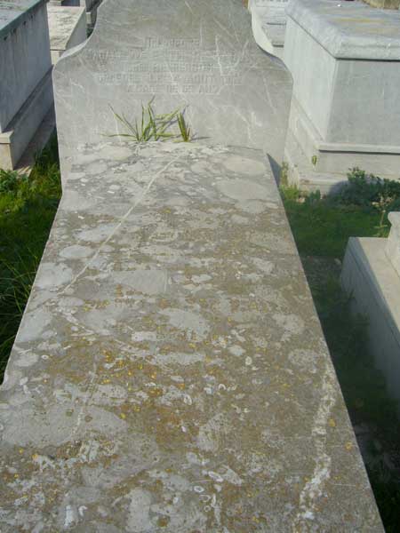 ZAOUI Esther का स्मारक