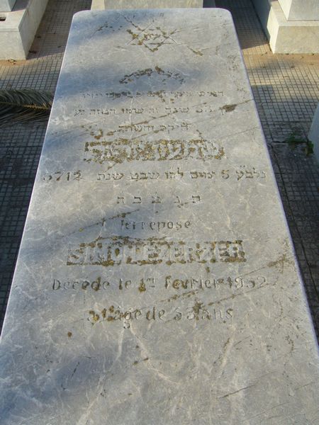 Stèle de EZERZER Simon