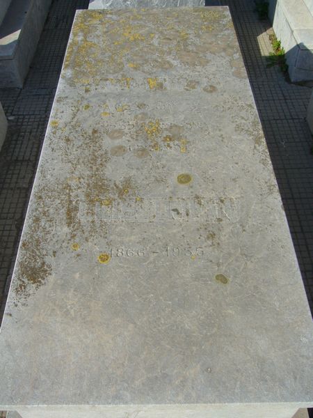 מצבת DJIAN Elie