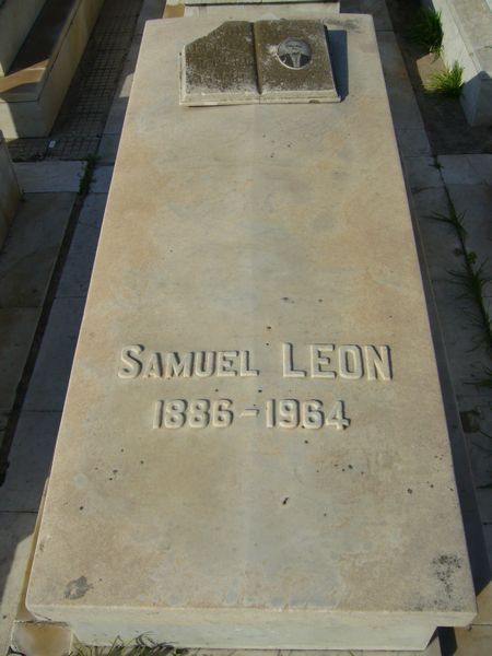 מַצֵּבה פון LEON Samuel