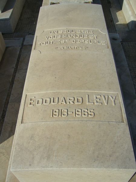 מַצֵּבה פון LEVY Edouard