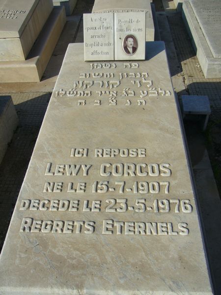 CORCOS Lewy 的墓碑