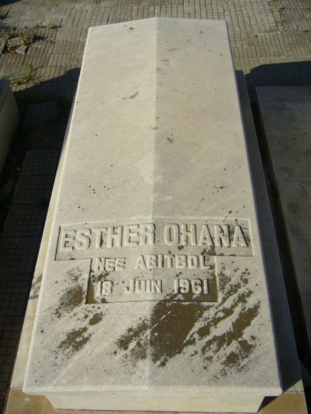 מַצֵּבה פון OHANA Esther