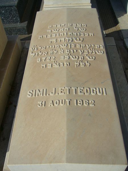 Stèle de ETTEDGUI Simi J.
