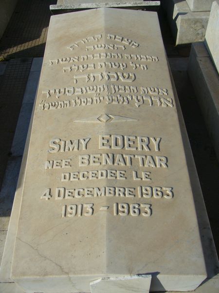 Estela de EDERY Simy