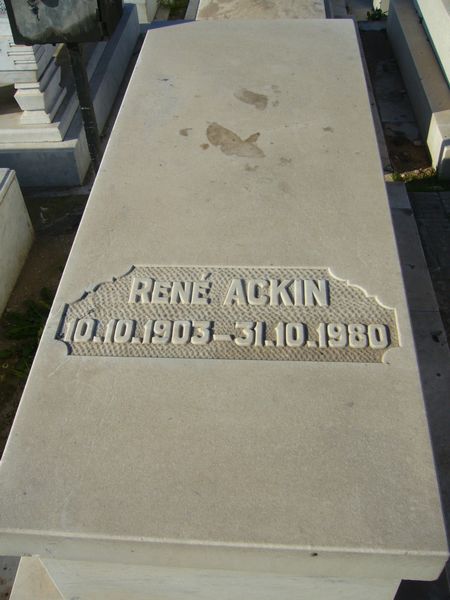מַצֵּבה פון ACKIN René