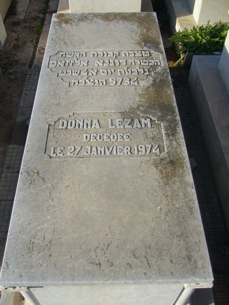 Stèle de LEZAM Donna