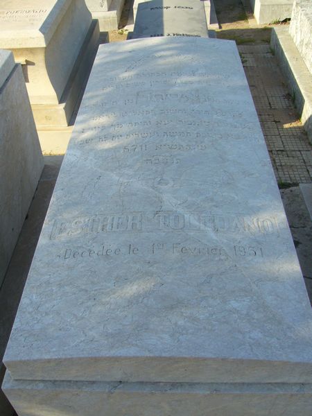 TOLEDANO Esther fejfája